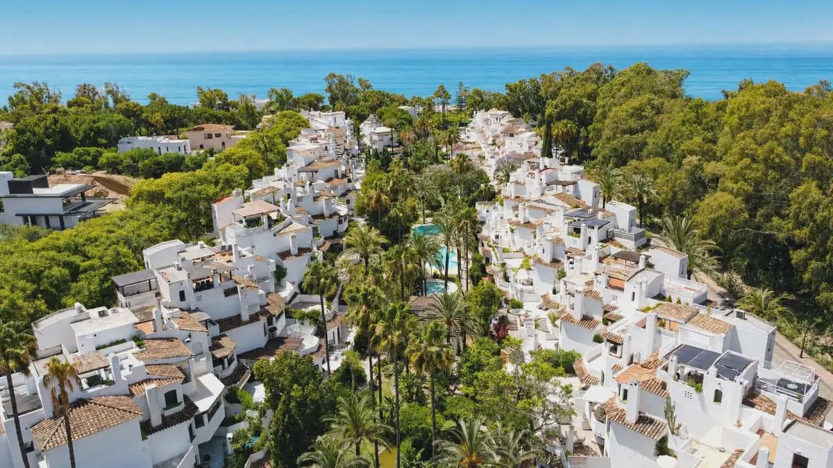 2 slaapkamer Strandappartement te koop in Marbella met zwembad garage - € 599.000 (Ref: 9922589)