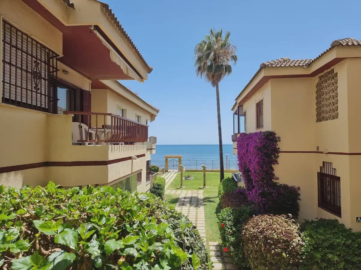 1 bedroom Beach Apartment for sale in Mijas with pool garage - € 295,000 (Ref: 9922591)