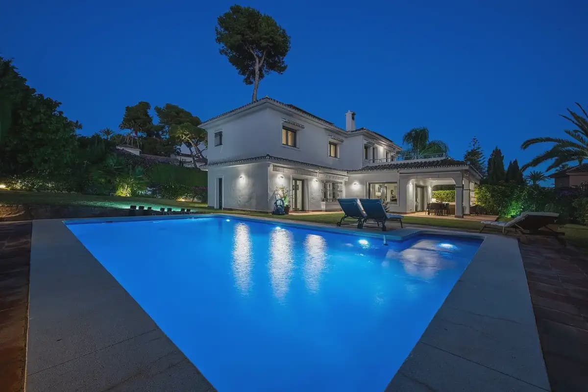 Chalet de 5 habitaciones en Marbella en venta con piscina garaje - 5.500.000 € (Ref: 9924814)