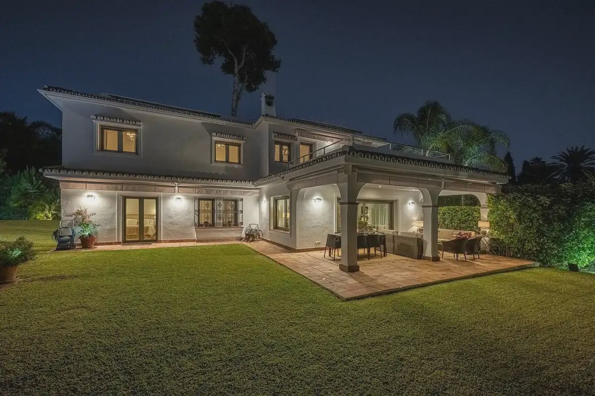 Chalet de 5 habitaciones en Marbella en venta con piscina garaje - 5.500.000 € (Ref: 9924814)