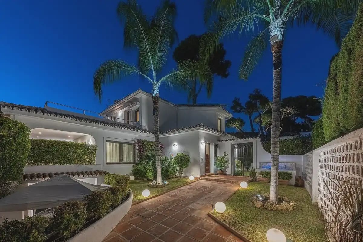 Chalet de 5 habitaciones en Marbella en venta con piscina garaje - 5.500.000 € (Ref: 9924814)