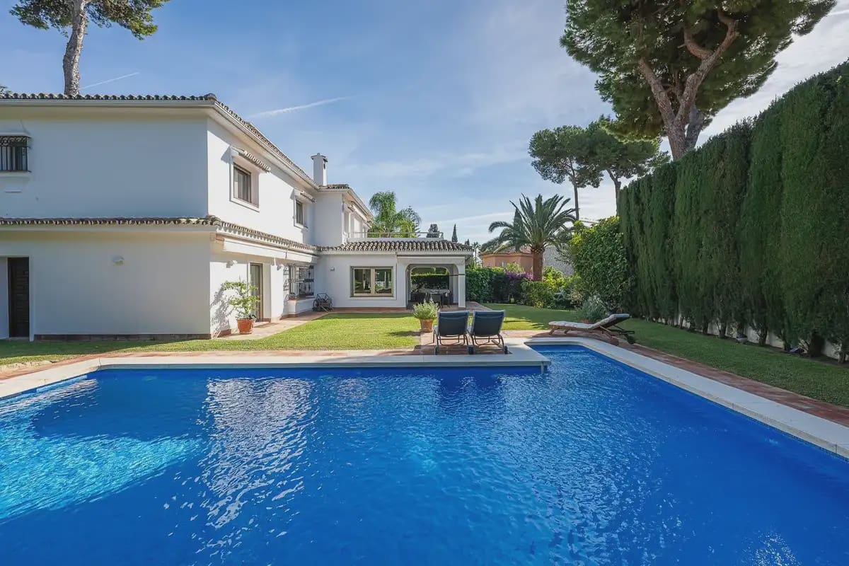 Chalet de 5 habitaciones en Marbella en venta con piscina garaje - 5.500.000 € (Ref: 9924814)