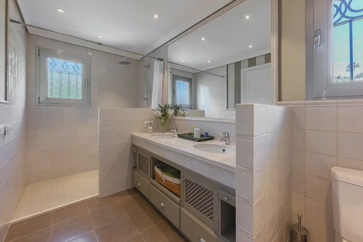 Chalet de 5 habitaciones en Marbella en venta con piscina garaje - 5.500.000 € (Ref: 9924814)