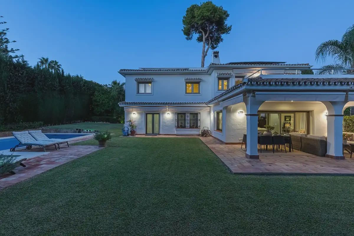 Chalet de 5 habitaciones en Marbella en venta con piscina garaje - 5.500.000 € (Ref: 9924814)