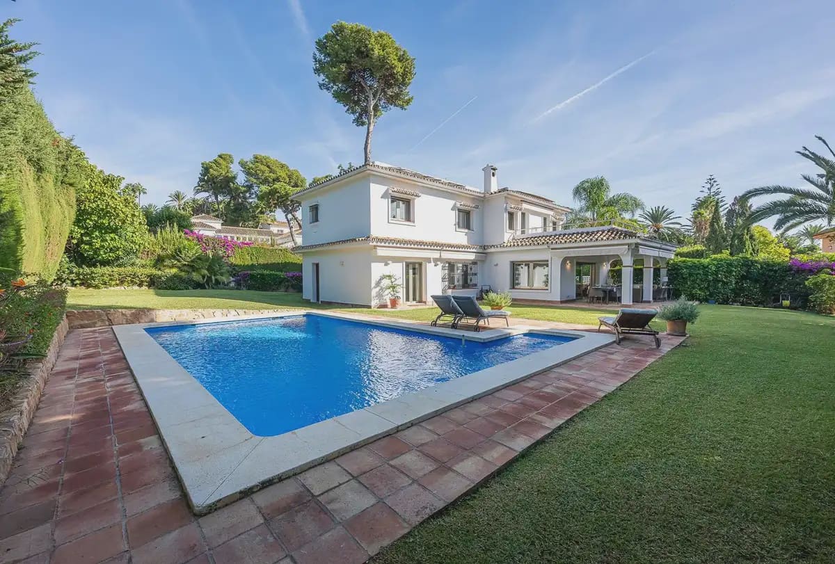 Chalet de 5 habitaciones en Marbella en venta con piscina garaje - 5.500.000 € (Ref: 9924814)