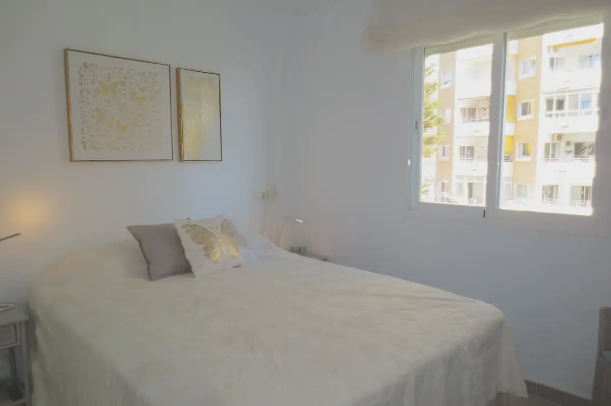 2 slaapkamer Strandappartement te koop in Fuengirola met zwembad garage - € 420.000 (Ref: 9924904)