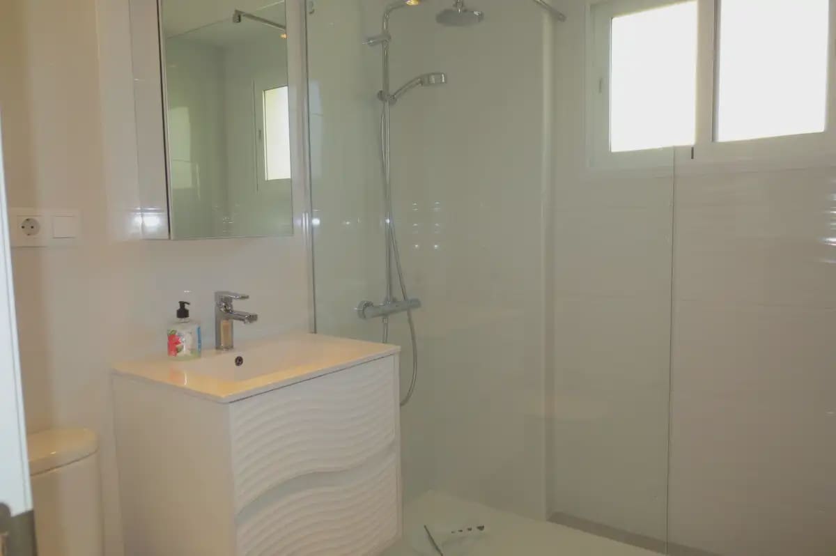 2 slaapkamer Strandappartement te koop in Fuengirola met zwembad garage - € 420.000 (Ref: 9924904)