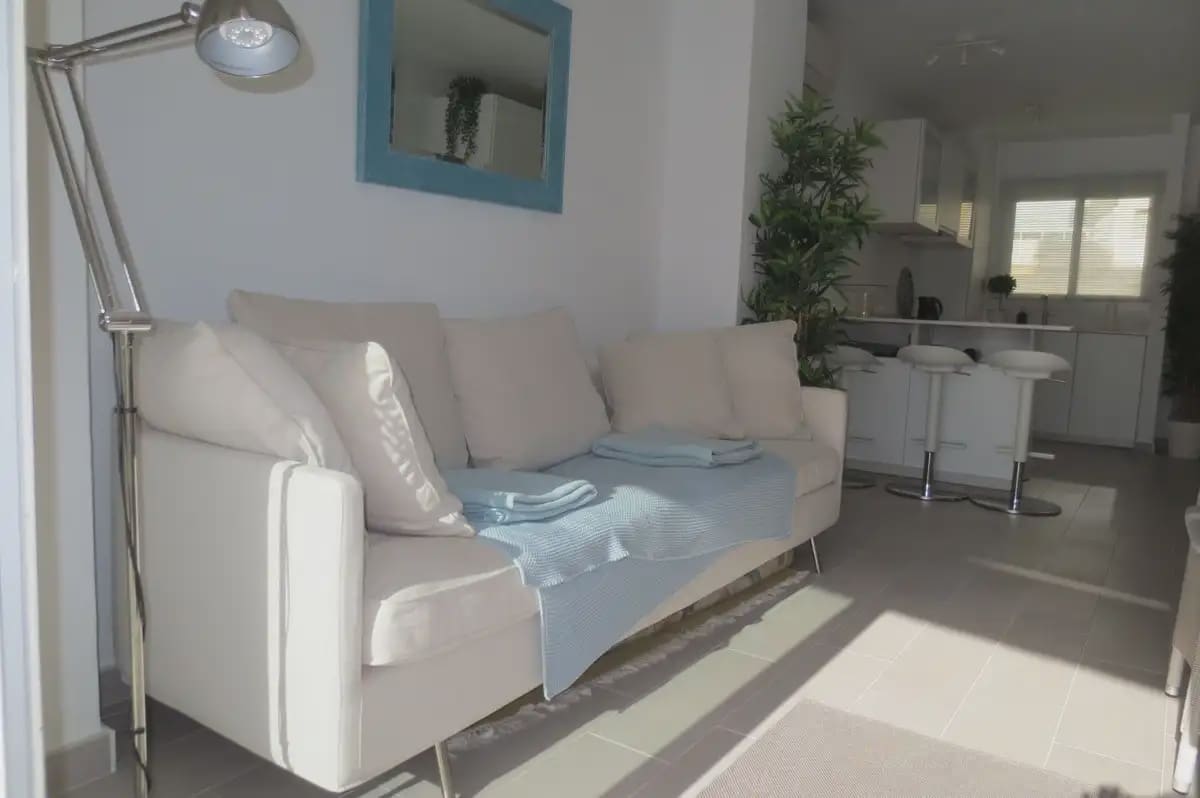 2 slaapkamer Strandappartement te koop in Fuengirola met zwembad garage - € 420.000 (Ref: 9924904)