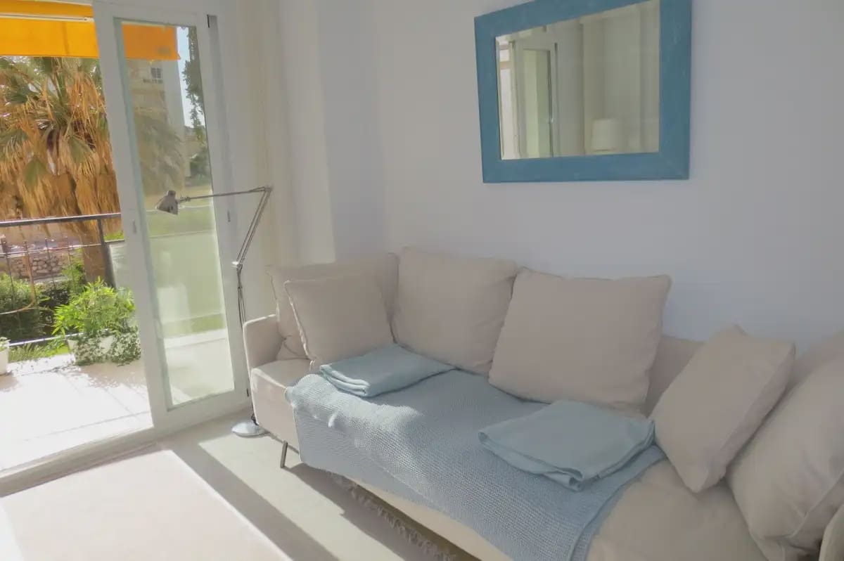 2 slaapkamer Strandappartement te koop in Fuengirola met zwembad garage - € 420.000 (Ref: 9924904)