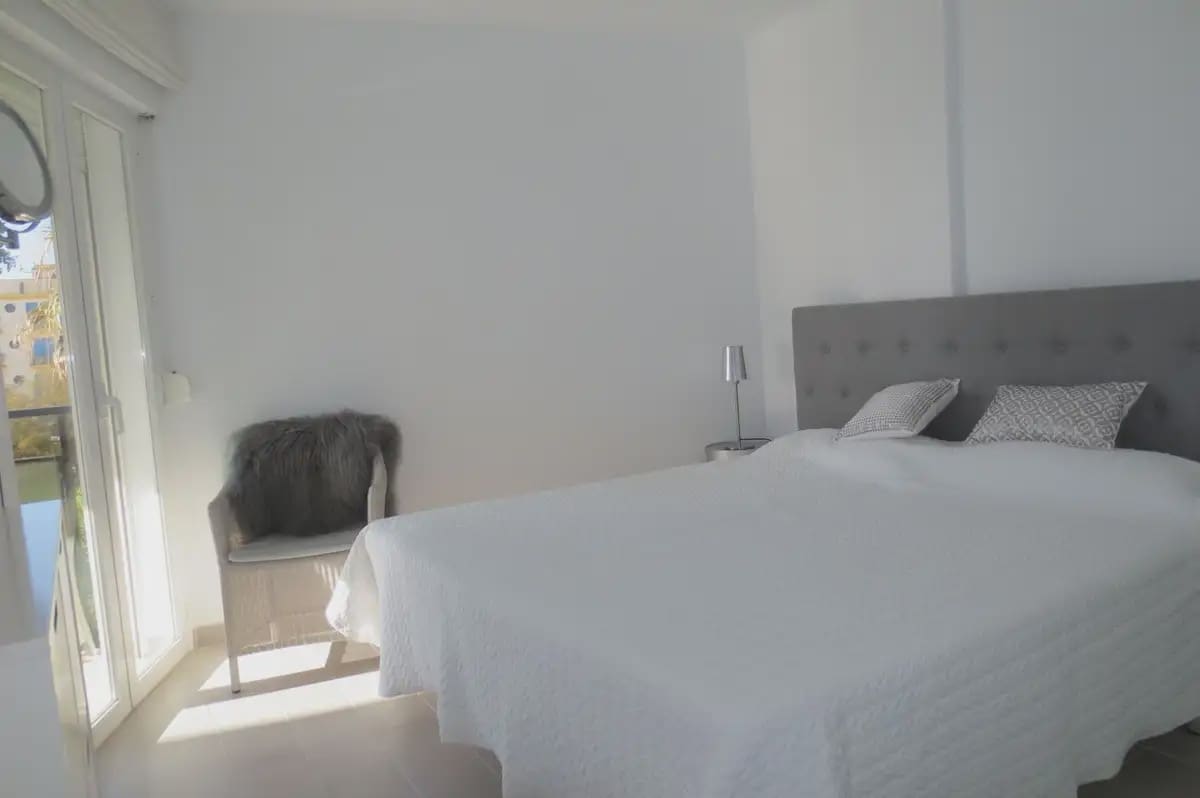 2 slaapkamer Strandappartement te koop in Fuengirola met zwembad garage - € 420.000 (Ref: 9924904)