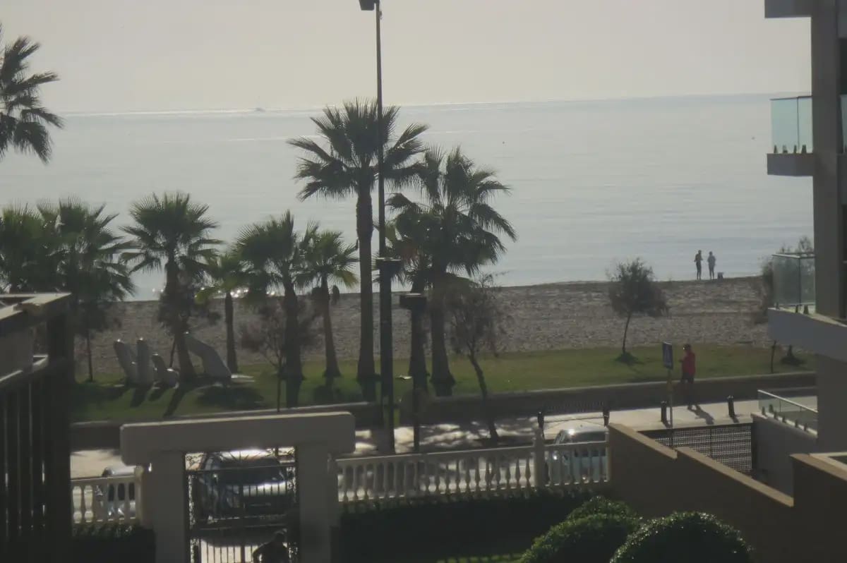 2 slaapkamer Strandappartement te koop in Fuengirola met zwembad garage - € 420.000 (Ref: 9924904)