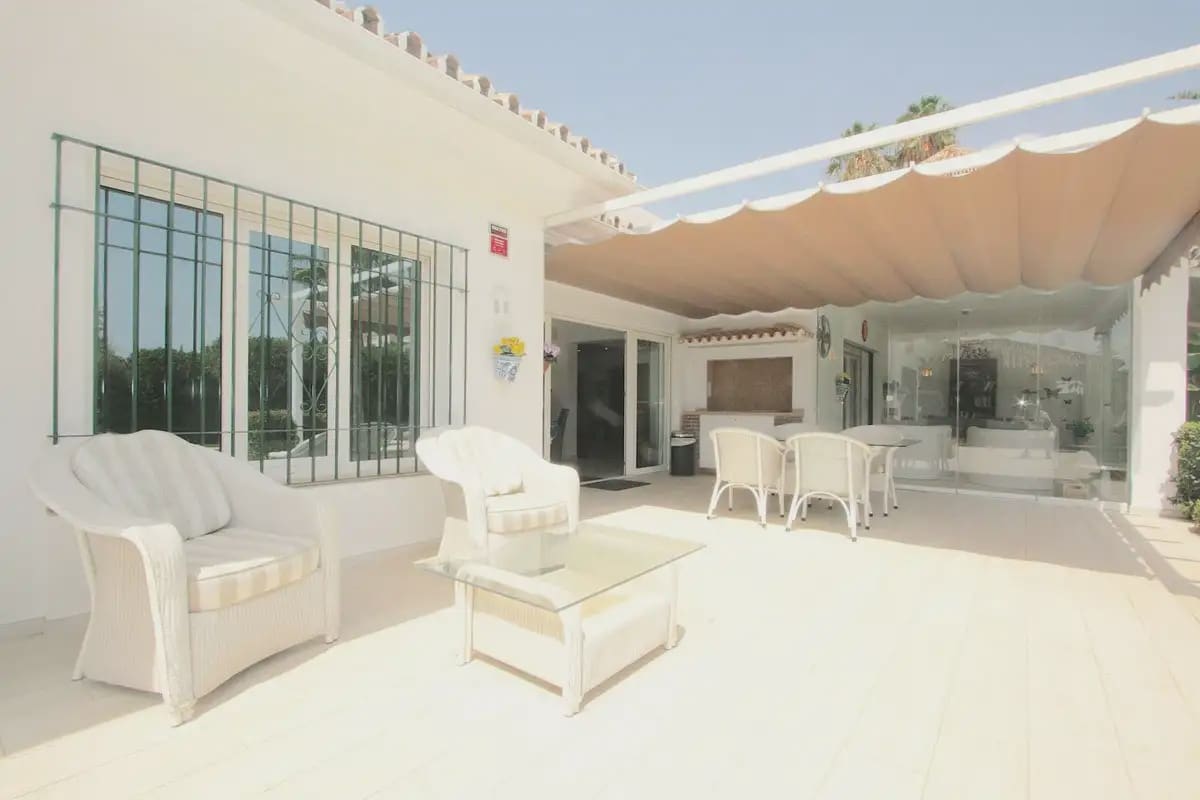 3 sypialnia Willa na sprzedaż w Mijas z basenem garażem - 1 295 000 € (Ref: 9929611)