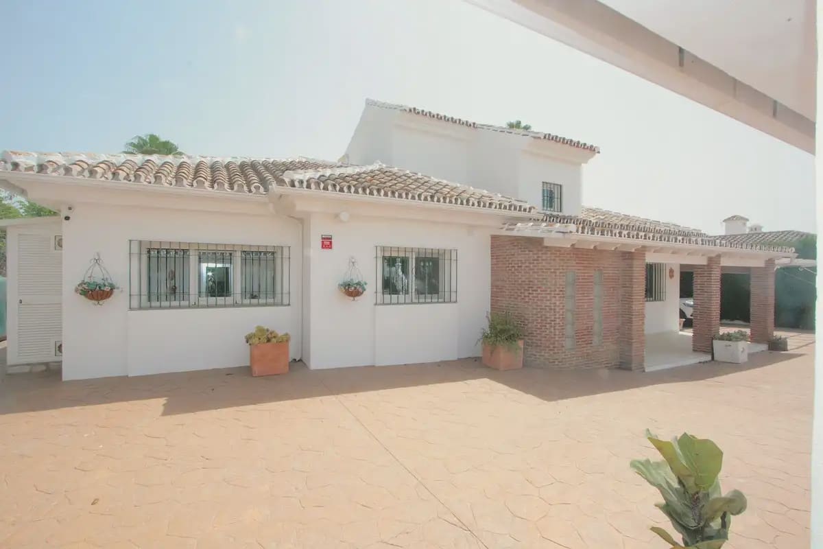 3 sypialnia Willa na sprzedaż w Mijas z basenem garażem - 1 295 000 € (Ref: 9929611)