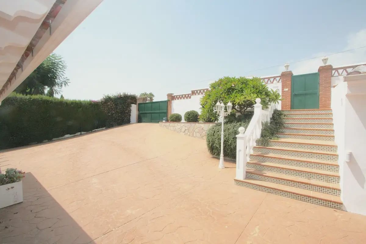 3 sypialnia Willa na sprzedaż w Mijas z basenem garażem - 1 295 000 € (Ref: 9929611)