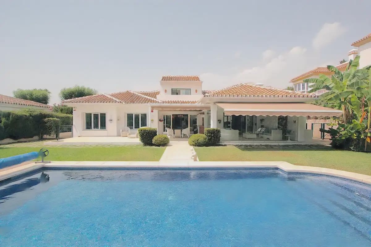 3 sypialnia Willa na sprzedaż w Mijas z basenem garażem - 1 295 000 € (Ref: 9929611)