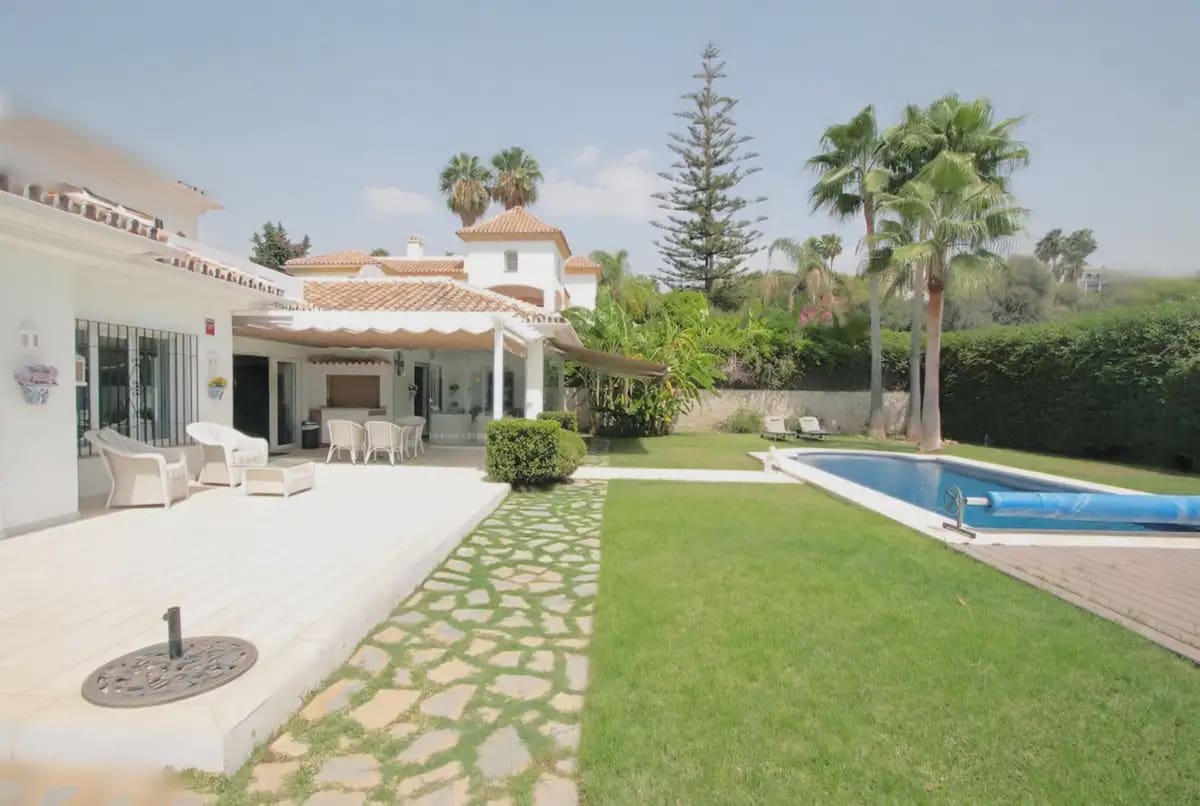 3 sypialnia Willa na sprzedaż w Mijas z basenem garażem - 1 295 000 € (Ref: 9929611)