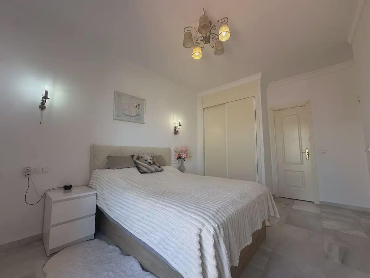5 soveværelse Semi-Rækkehus til salg i Mijas med swimmingpool garage - € 440.000 (Ref: 9929613)