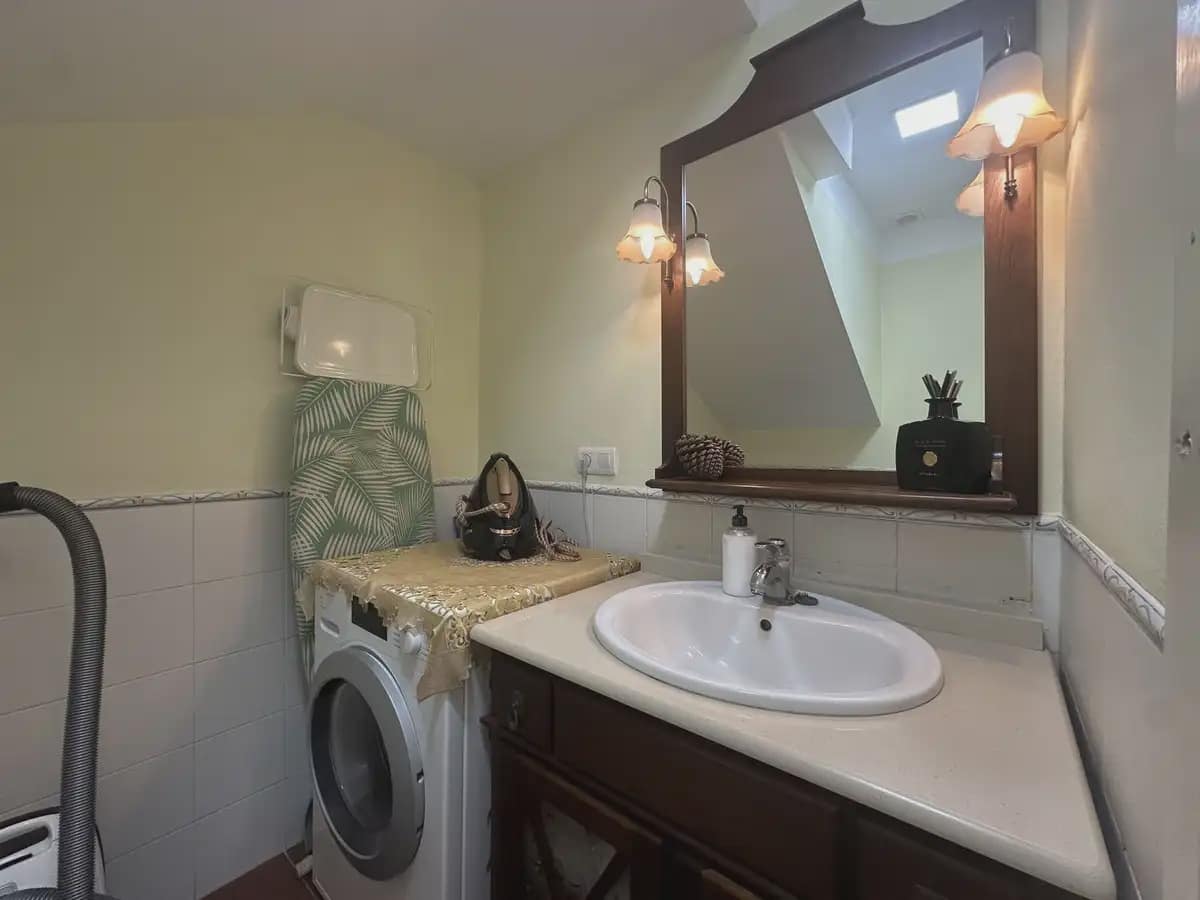 5 soveværelse Semi-Rækkehus til salg i Mijas med swimmingpool garage - € 440.000 (Ref: 9929613)
