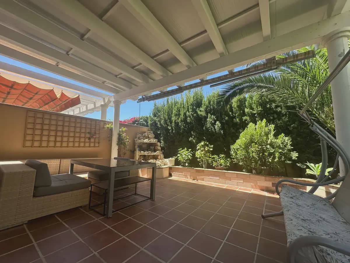 5 soveværelse Semi-Rækkehus til salg i Mijas med swimmingpool garage - € 440.000 (Ref: 9929613)