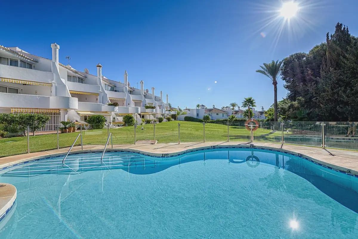2 slaapkamer Appartement te koop in Mijas met zwembad garage - € 379.000 (Ref: 9929614)