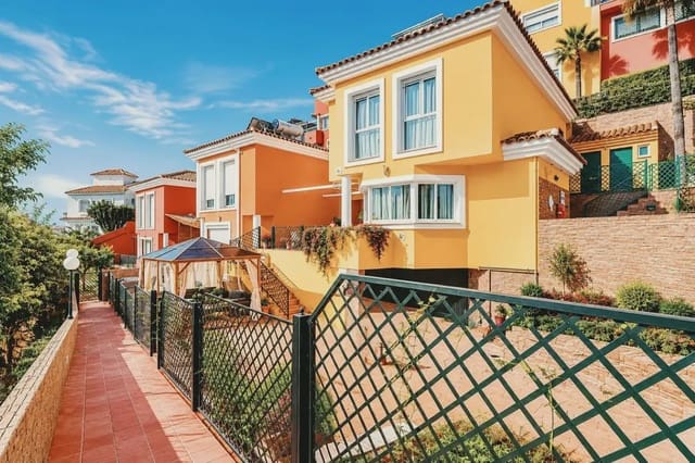 3 soverom Hus til salgs i La Capellanía - El Higuerón, Benalmádena med svømmebasseng garasje - € 629 995 (Ref: 9936673)