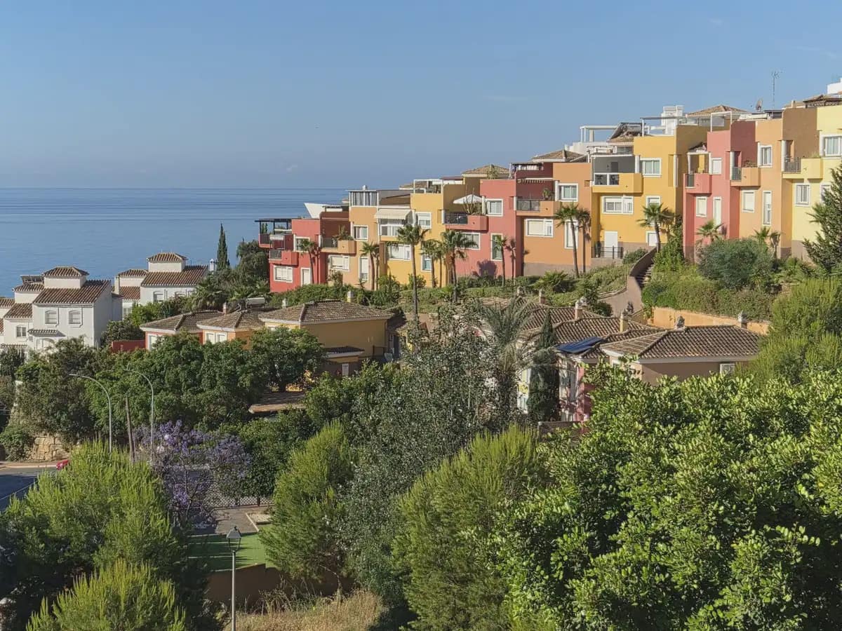 3 bedroom Townhouse for sale in Benalmadena with pool garage - € 629,995 (Ref: 9936673)