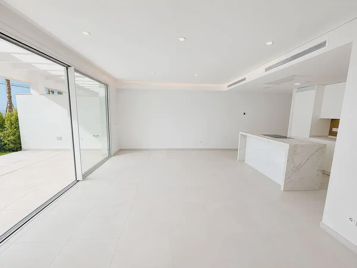 3 sypialnia Apartament na sprzedaż w Mijas z basenem garażem - 949 000 € (Ref: 9940410)