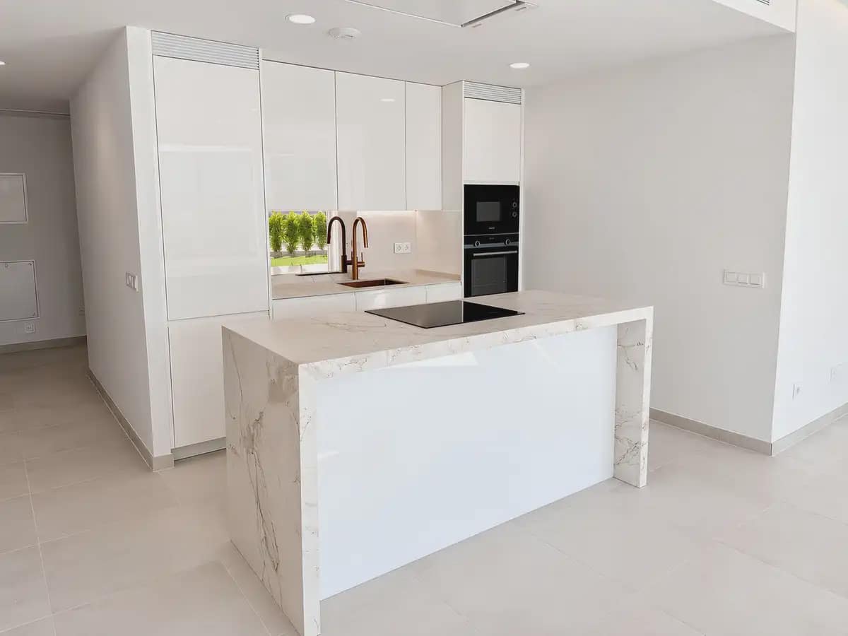 3 sypialnia Apartament na sprzedaż w Mijas z basenem garażem - 949 000 € (Ref: 9940410)