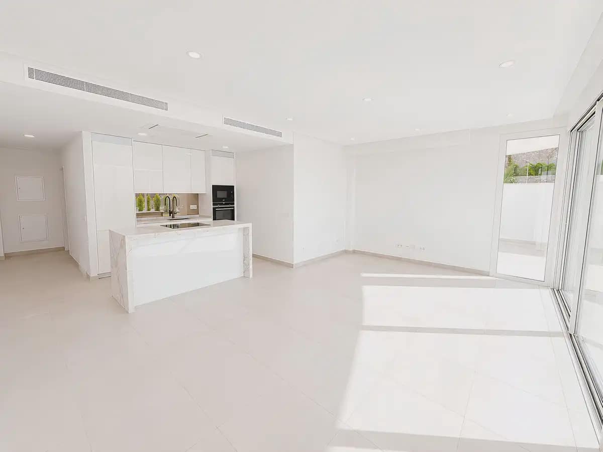 3 sypialnia Apartament na sprzedaż w Mijas z basenem garażem - 949 000 € (Ref: 9940410)