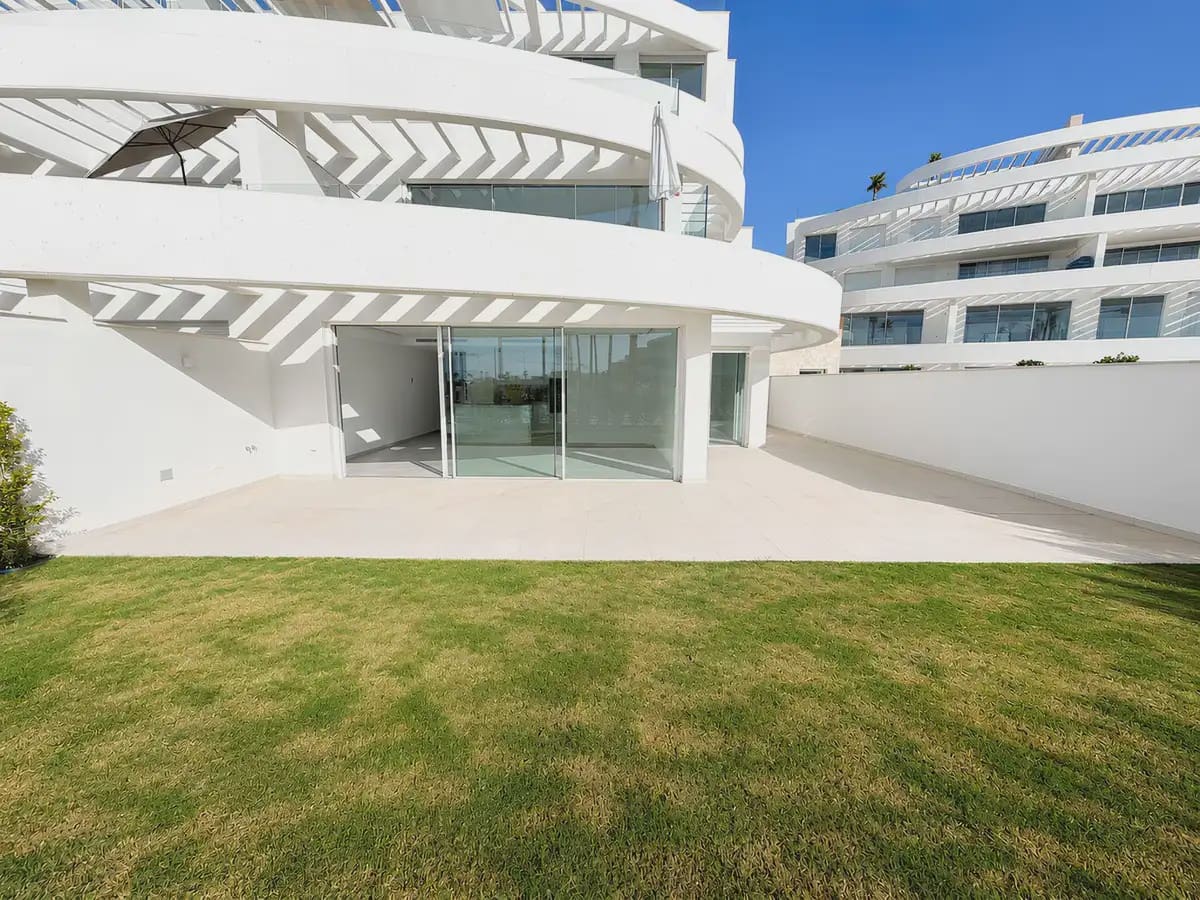 3 sypialnia Apartament na sprzedaż w Mijas z basenem garażem - 949 000 € (Ref: 9940410)