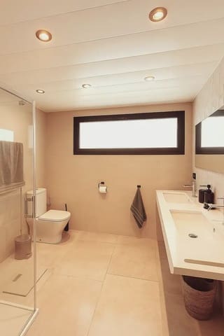 3 sypialnia Willa na sprzedaż w Centro ciudad, Fuengirola z basenem garażem - 795 000 € (Ref: 9943849)