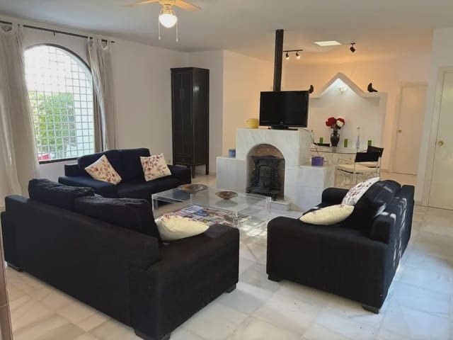 4 slaapkamer Villa te koop in Cabopino - Artola, Marbella met garage - € 1.150.000 (Ref: 9950068)