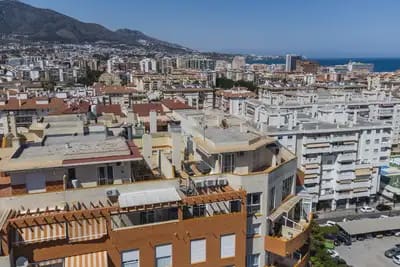 2 Zimmer Penthouse zu verkaufen in Fuengirola mit Pool - 450.000 € (Ref: 9950069)
