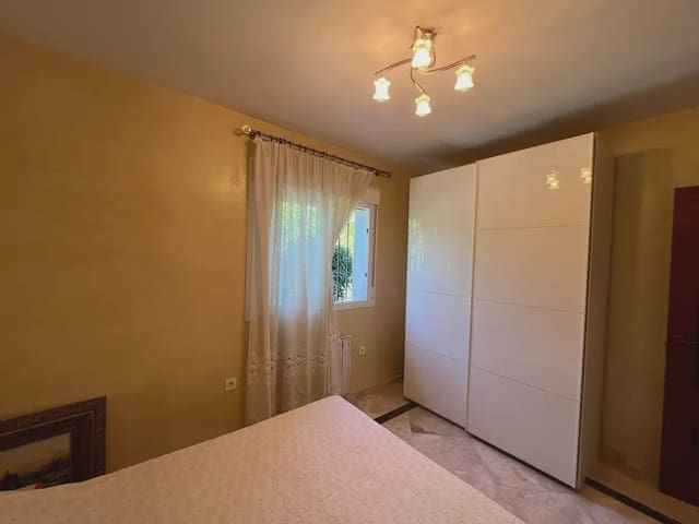 4 sypialnia Willa na sprzedaż w Marbesa, Marbella z basenem garażem - 1 190 000 € (Ref: 9950797)