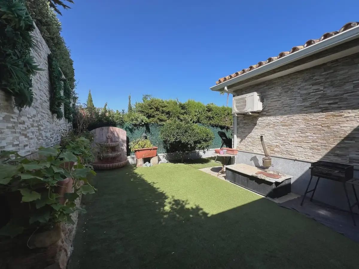 4 Zimmer Villa zu verkaufen in Marbella mit Pool Garage - 1.190.000 € (Ref: 9950797)