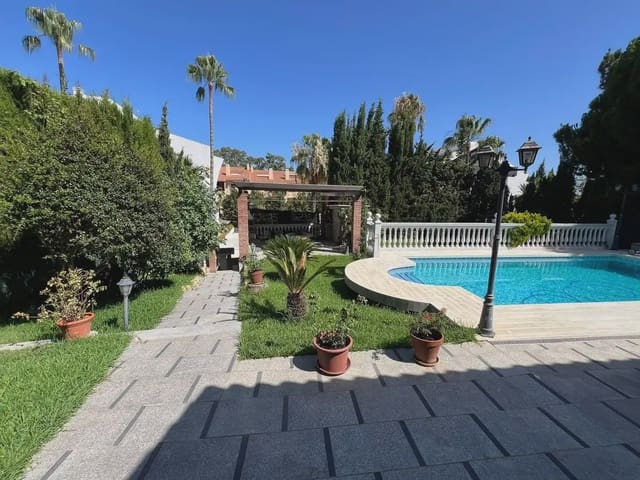 4 sypialnia Willa na sprzedaż w Marbesa, Marbella z basenem garażem - 1 190 000 € (Ref: 9950797)