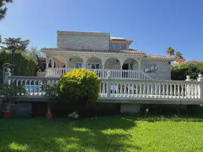 4 slaapkamer Villa te koop in Marbesa, Marbella met zwembad garage - € 1.190.000 (Ref: 9950797)