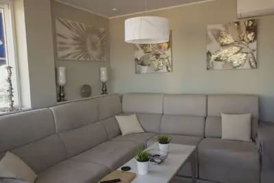 2 bedroom Penthouse for sale in Fuengirola - € 649,000 (Ref: 9952819)