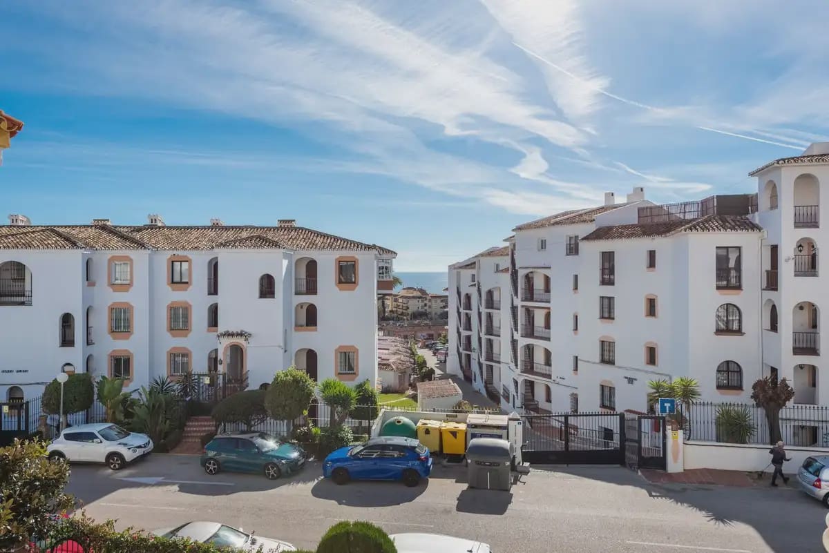 2 soveværelse Lejlighed til salg i Mijas med swimmingpool - € 318.000 (Ref: 9952823)