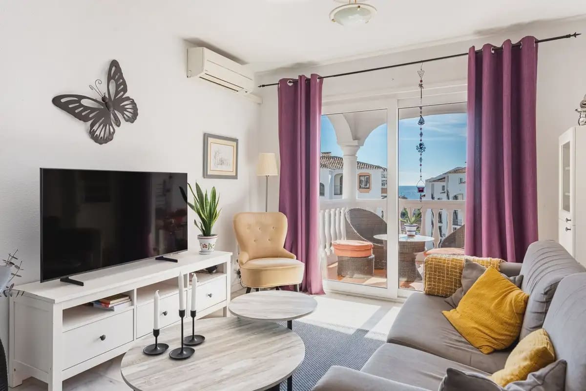 2 soveværelse Lejlighed til salg i Mijas med swimmingpool - € 318.000 (Ref: 9952823)