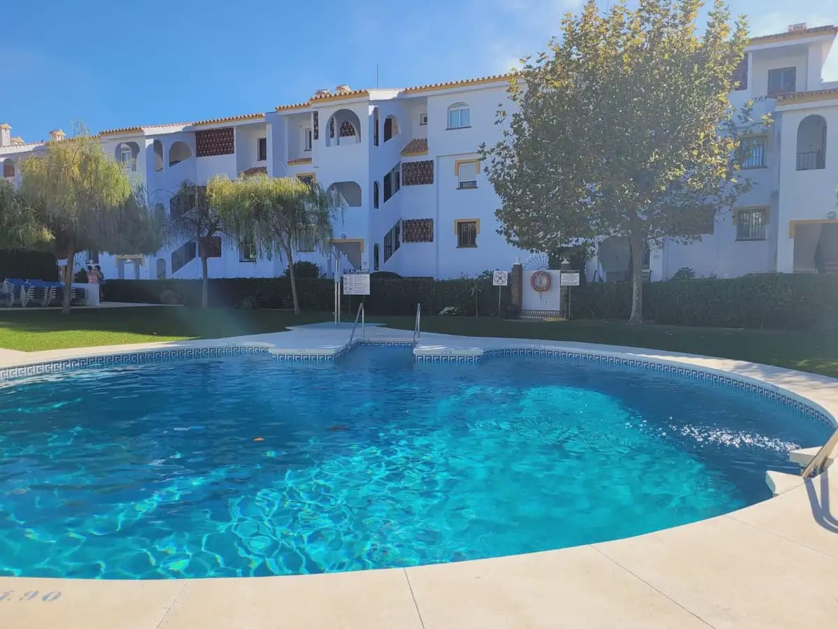 2 soveværelse Lejlighed til salg i Mijas med swimmingpool - € 318.000 (Ref: 9952823)