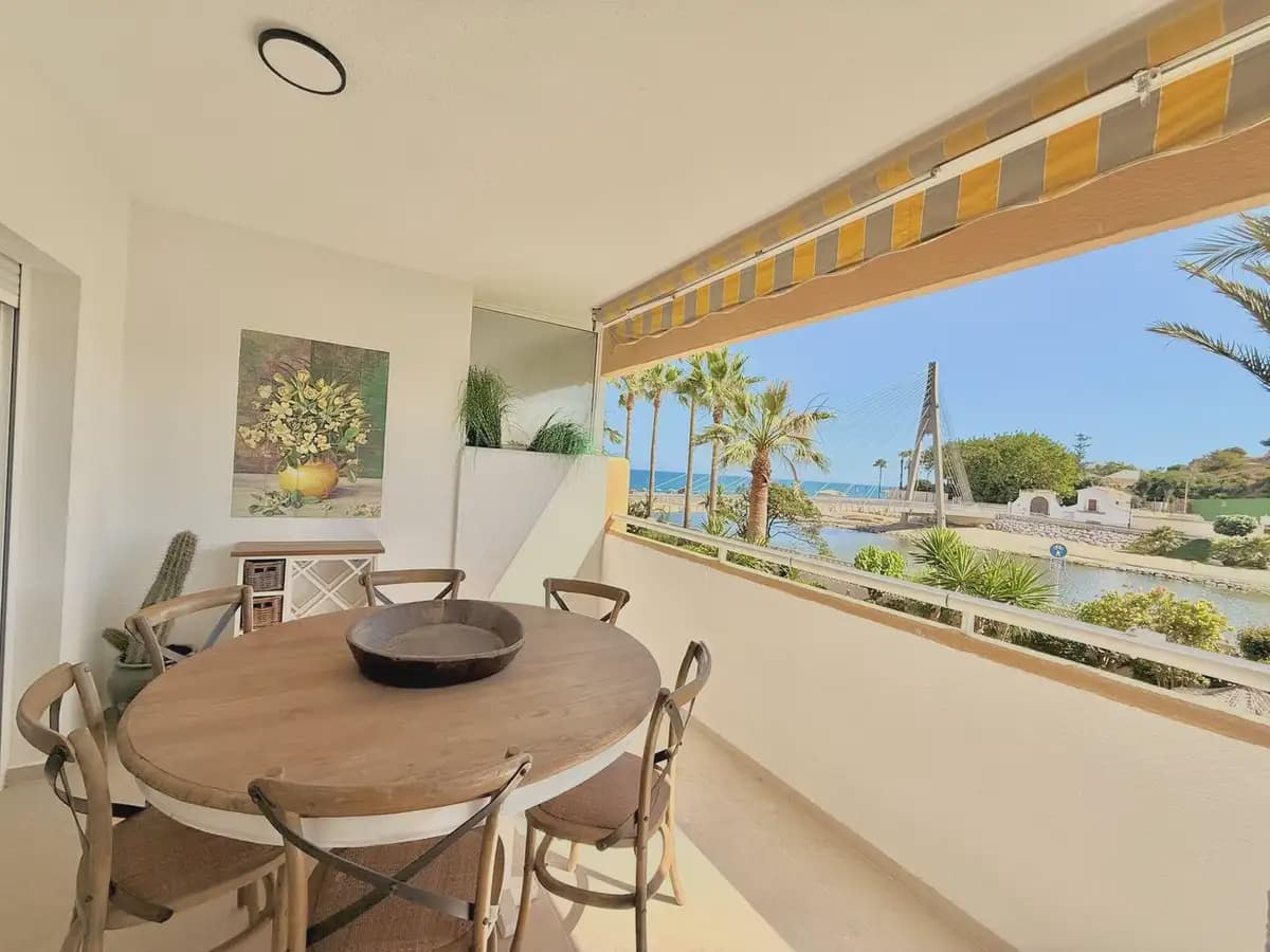 2 sovrum Strandlägenhet till salu i Fuengirola med pool garage - 650 000 € (Ref: 9954460)