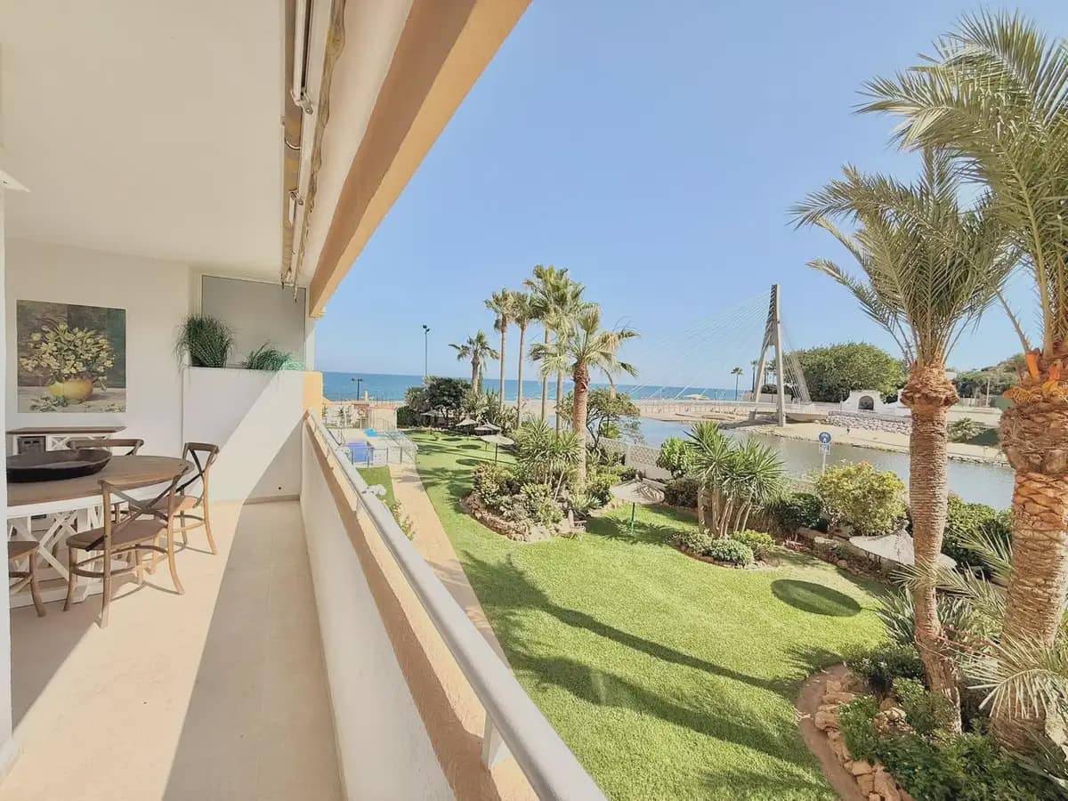 2 sovrum Strandlägenhet till salu i Fuengirola med pool garage - 650 000 € (Ref: 9954460)