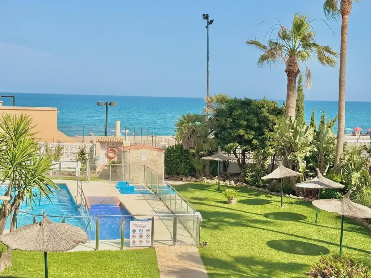 2 sovrum Strandlägenhet till salu i Fuengirola med pool garage - 650 000 € (Ref: 9954460)