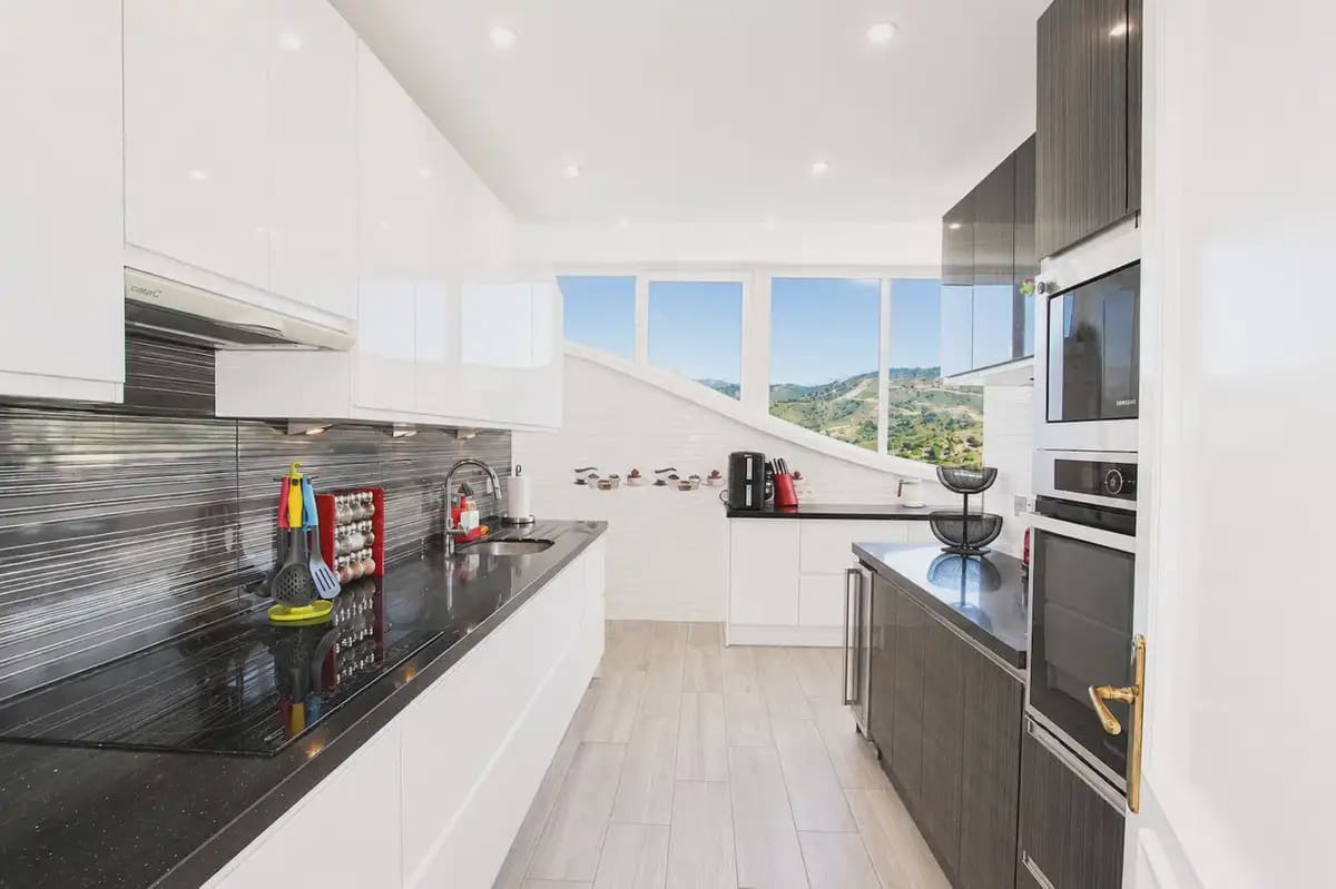 3 bedroom Penthouse for sale in Marbella with pool garage - € 1,399,000 (Ref: 9954610)