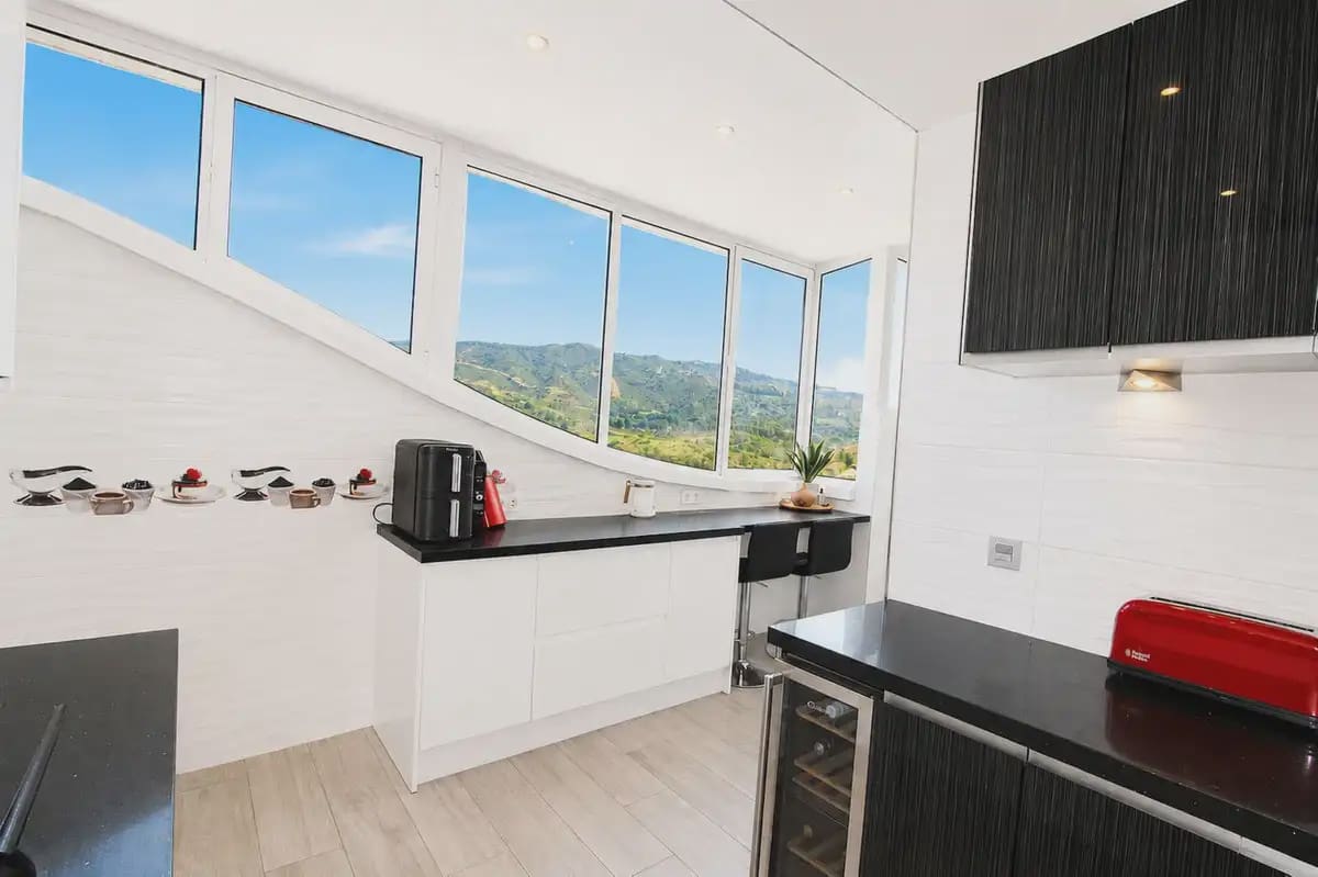 3 bedroom Penthouse for sale in Marbella with pool garage - € 1,399,000 (Ref: 9954610)
