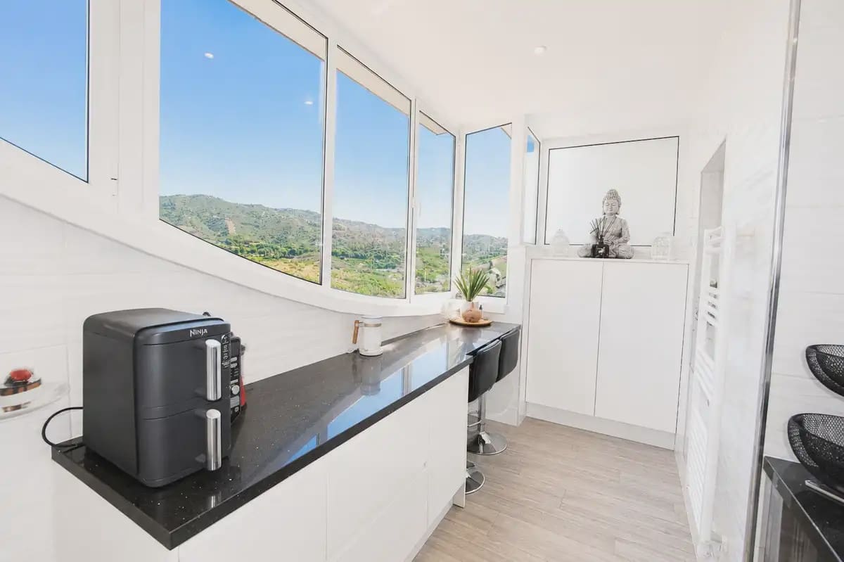 3 bedroom Penthouse for sale in Marbella with pool garage - € 1,399,000 (Ref: 9954610)