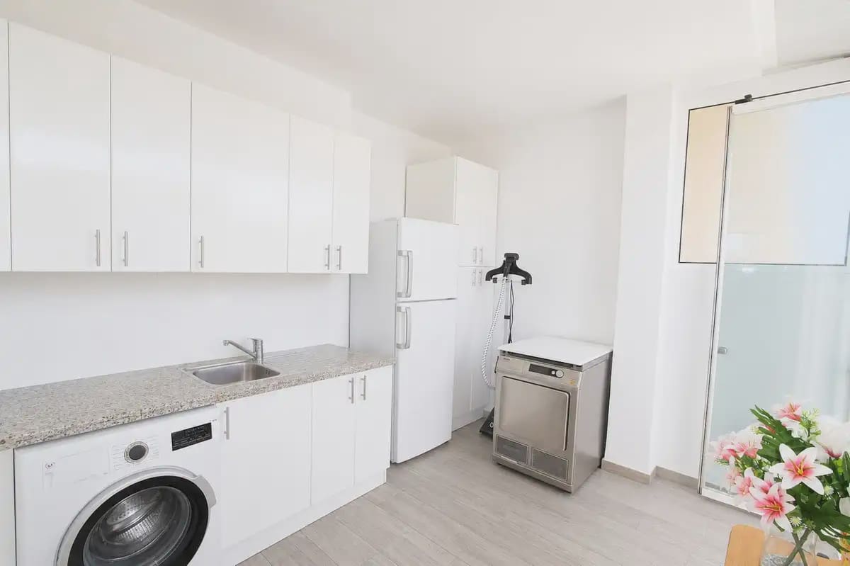 3 bedroom Penthouse for sale in Marbella with pool garage - € 1,399,000 (Ref: 9954610)