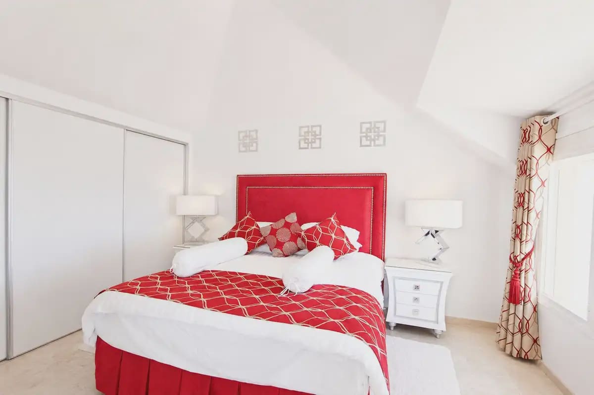 3 bedroom Penthouse for sale in Marbella with pool garage - € 1,399,000 (Ref: 9954610)