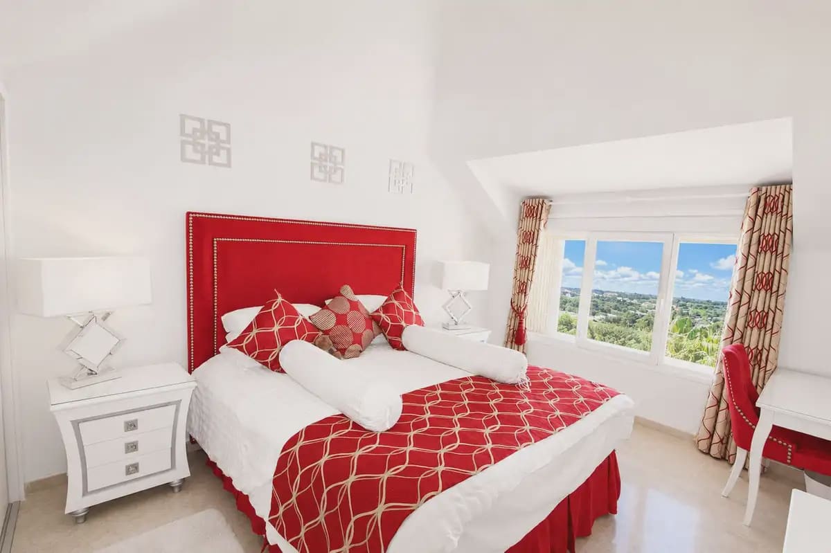 3 bedroom Penthouse for sale in Marbella with pool garage - € 1,399,000 (Ref: 9954610)